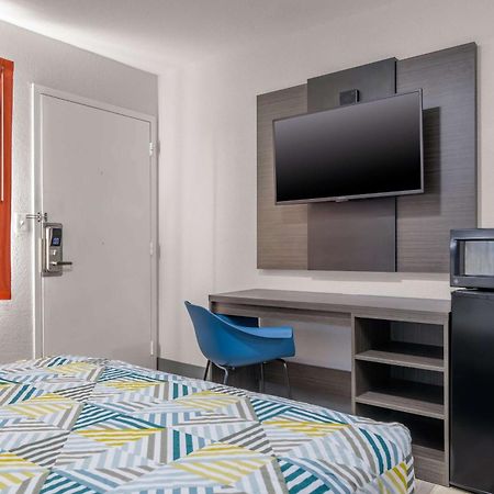 Home 6 Motel トピカ エクステリア 写真