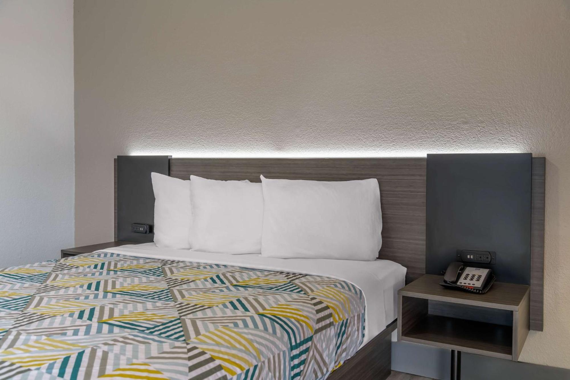 Home 6 Motel トピカ エクステリア 写真