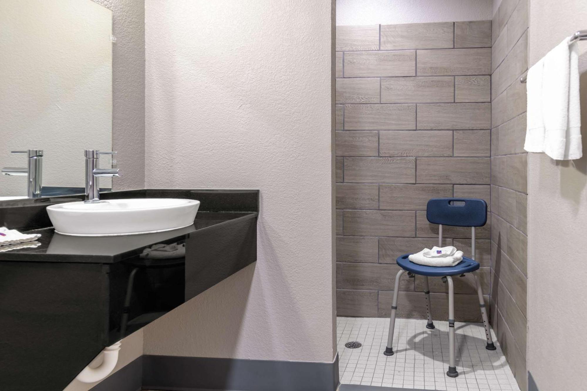 Home 6 Motel トピカ エクステリア 写真