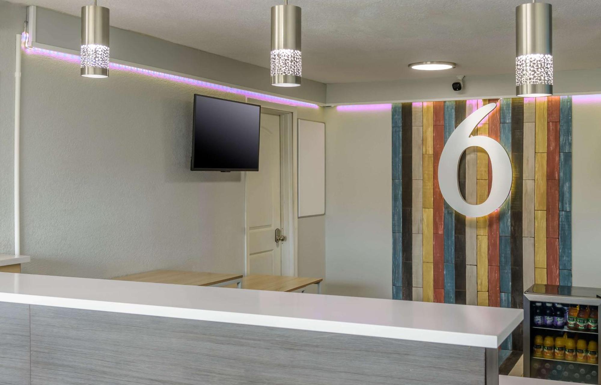 Home 6 Motel トピカ エクステリア 写真