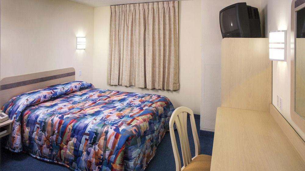 Home 6 Motel トピカ エクステリア 写真