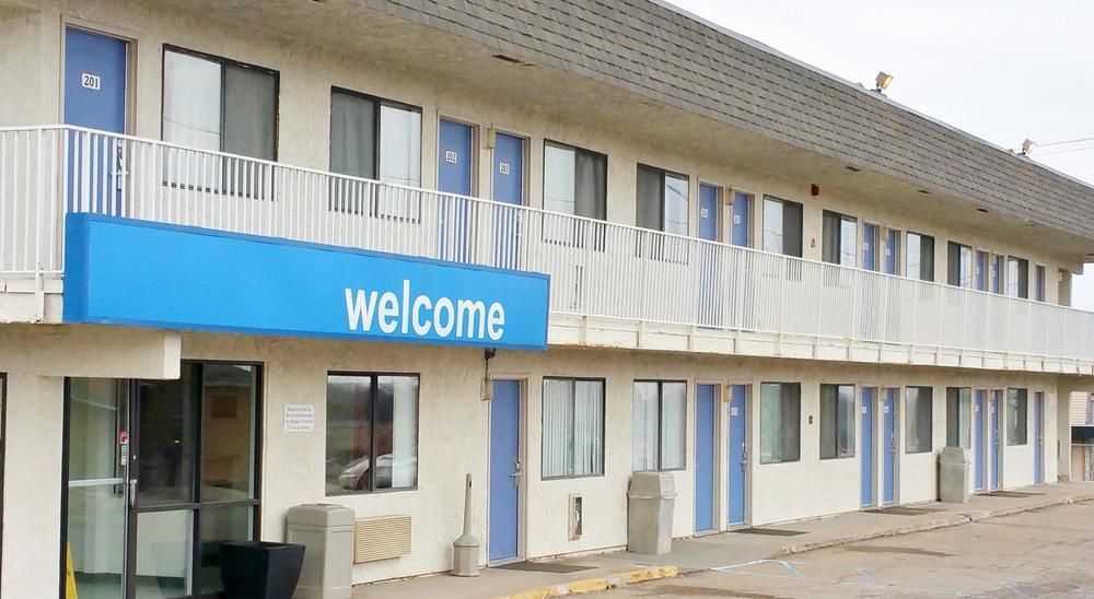 Home 6 Motel トピカ エクステリア 写真