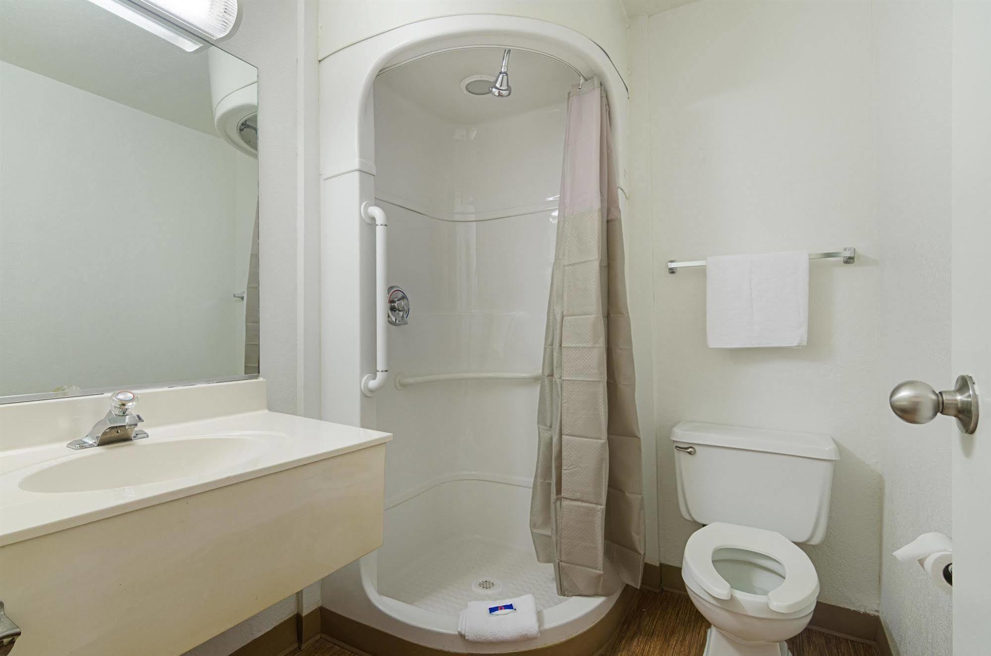 Home 6 Motel トピカ エクステリア 写真