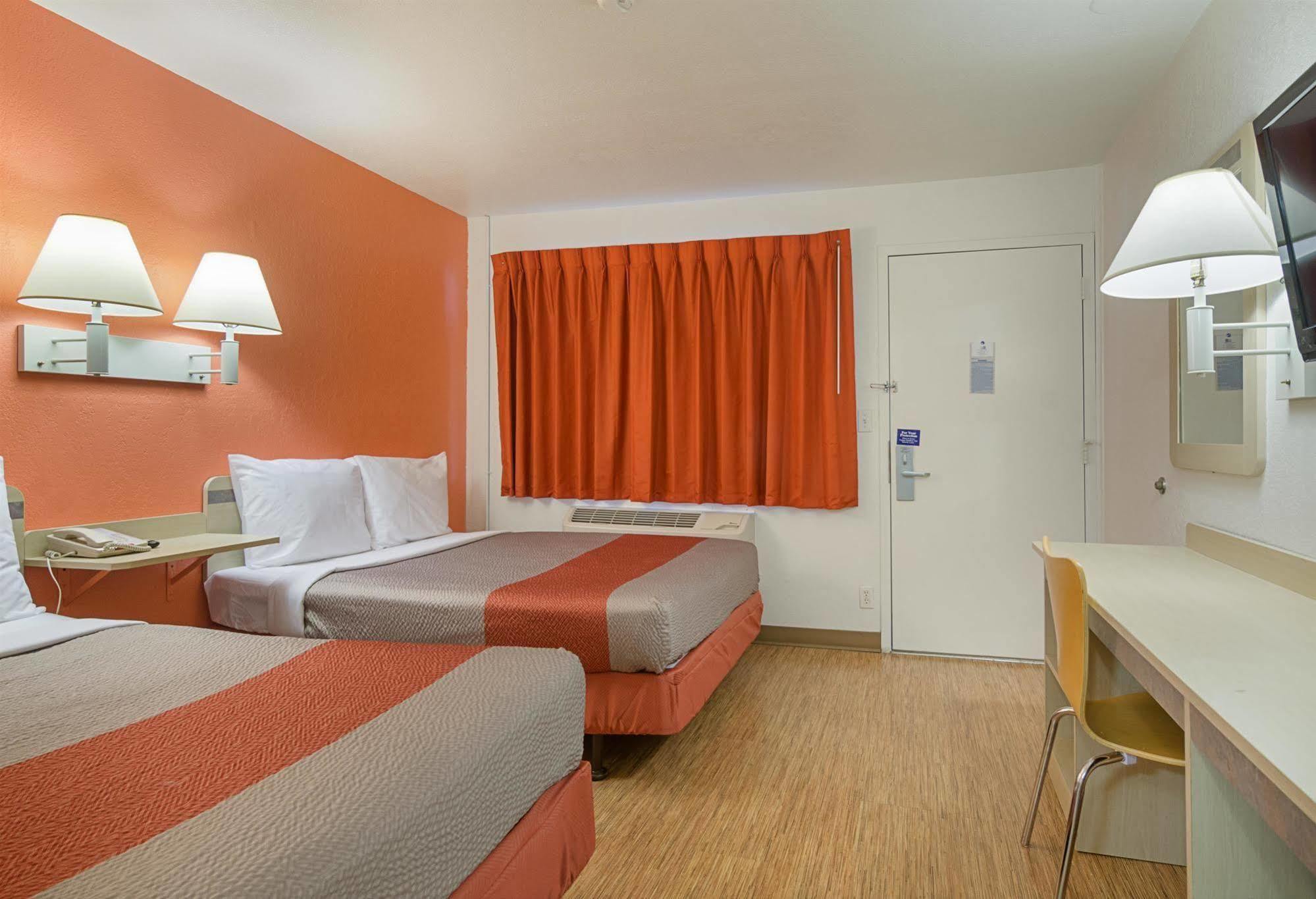 Home 6 Motel トピカ エクステリア 写真