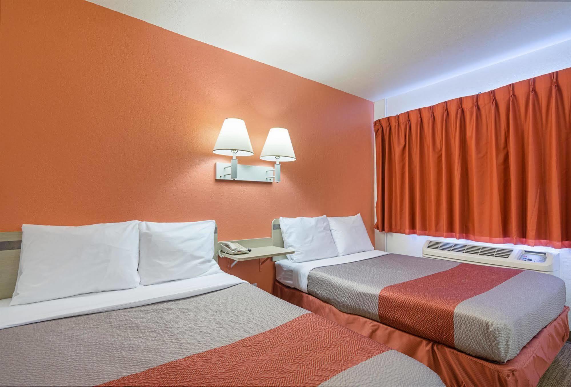 Home 6 Motel トピカ エクステリア 写真