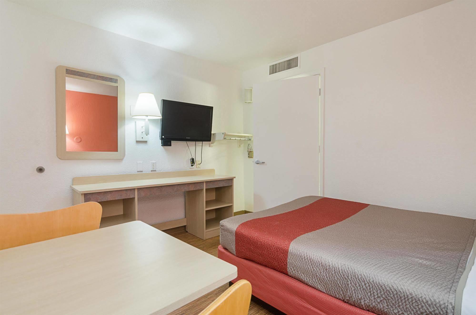 Home 6 Motel トピカ エクステリア 写真