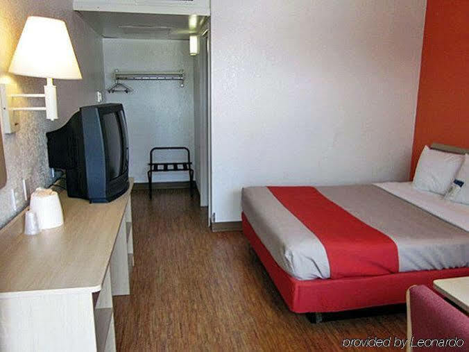 Home 6 Motel トピカ エクステリア 写真
